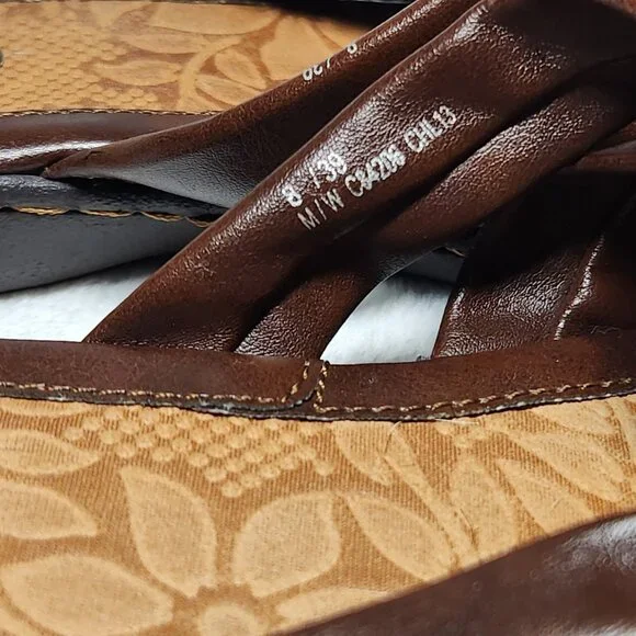 b.o.c. Brown Leather Cork Footbed Sandals - Size 8 - Picture 12 of 12